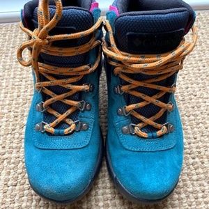 Columbia Newton Ridge Plus US 6 Waterproof Amped hiking shoes teal green